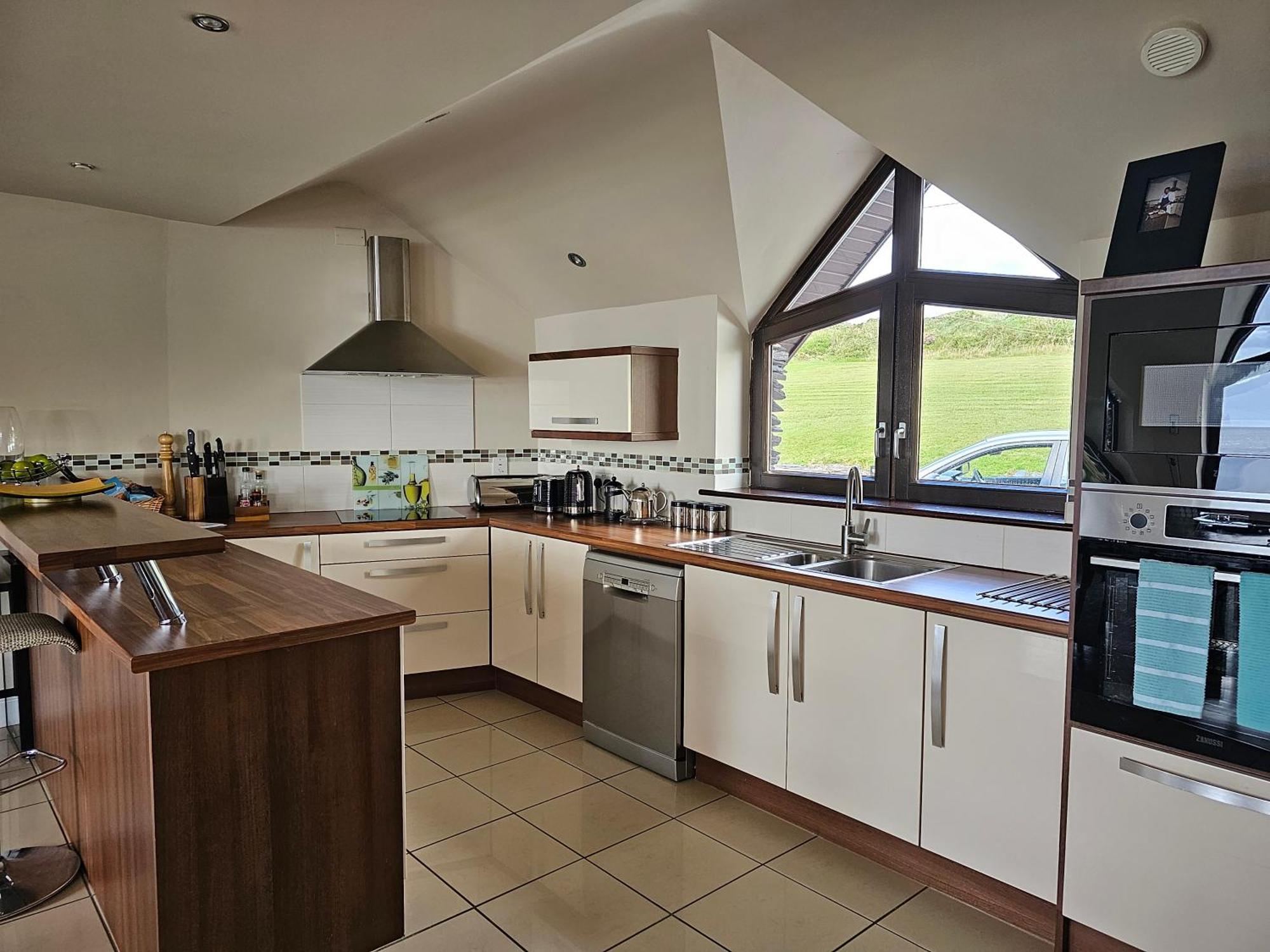 Fuchsia Lodge - New Luxury 5* Beachside Lodge With Sauna - 4 Beds Ensuite - Spectacular Location Waterville Exterior photo