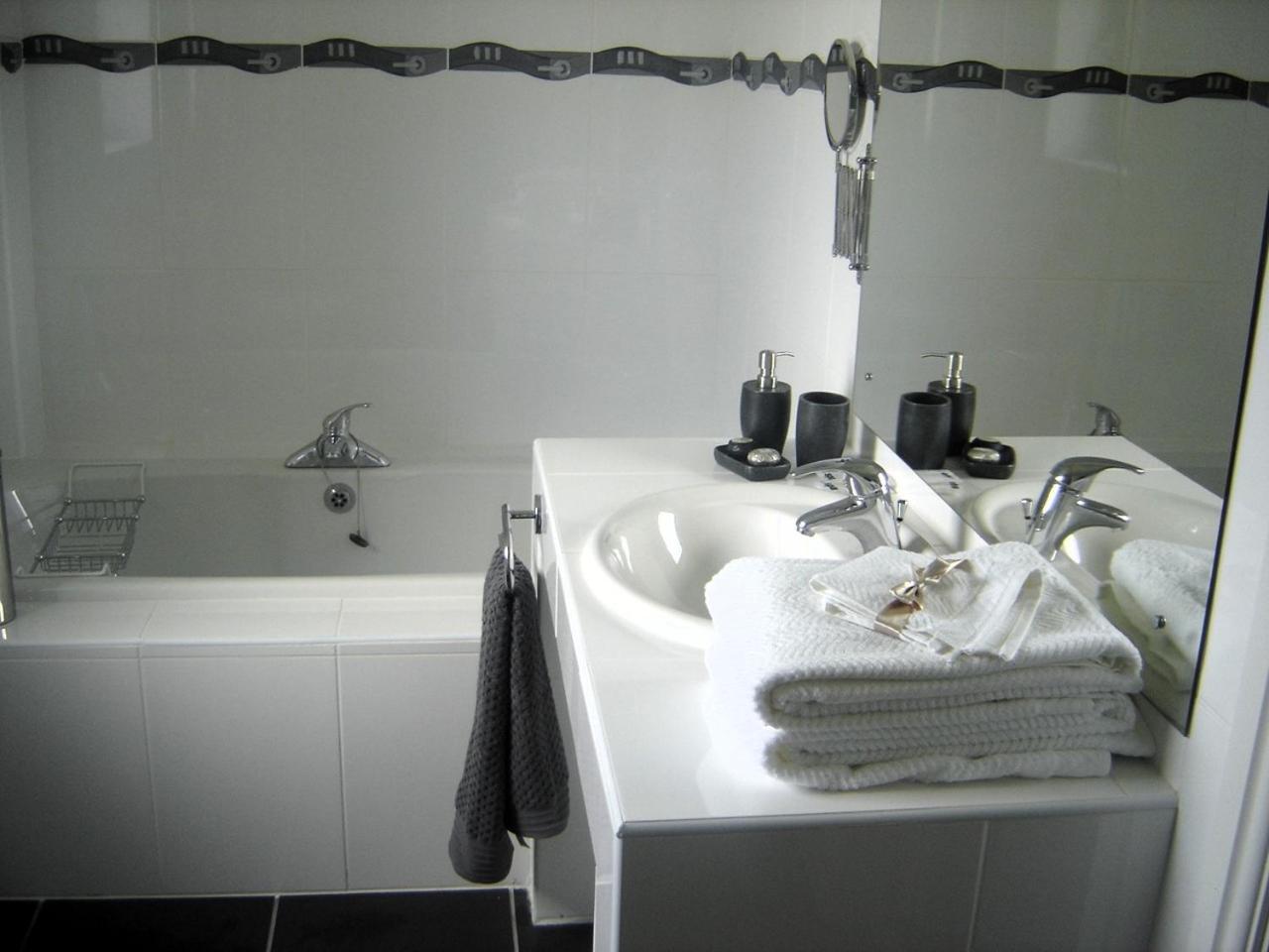 Fuchsia Lodge - New Luxury 5* Beachside Lodge With Sauna - 4 Beds Ensuite - Spectacular Location Waterville Exterior photo
